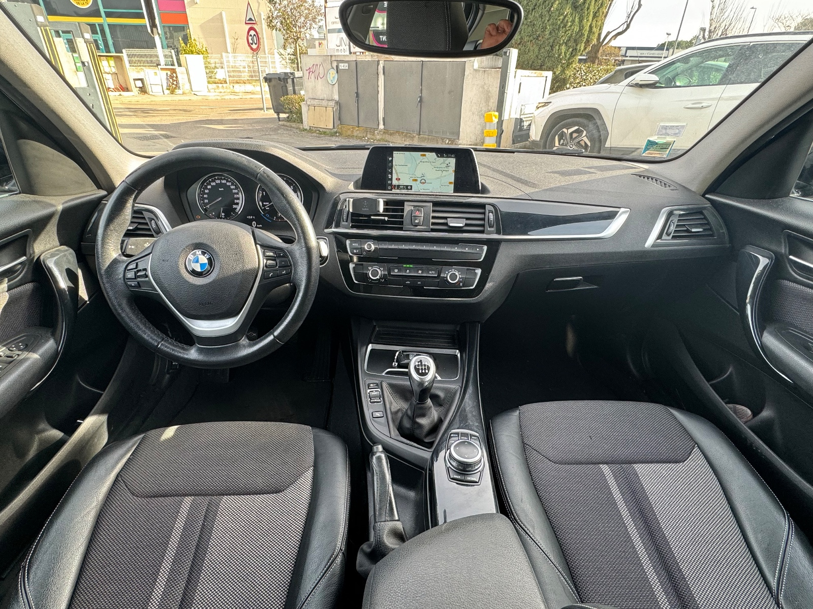 BMW SERIE 1 F20 LCI2 116i 109 ch Urban Chic TRANSAKAUTO MONTPELLIER