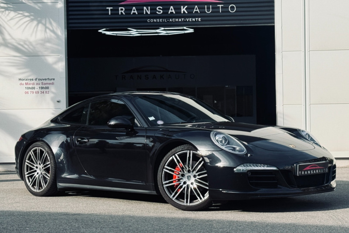 PORSCHE 911 CARRERA COUPE