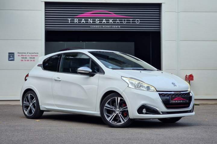 PEUGEOT 208