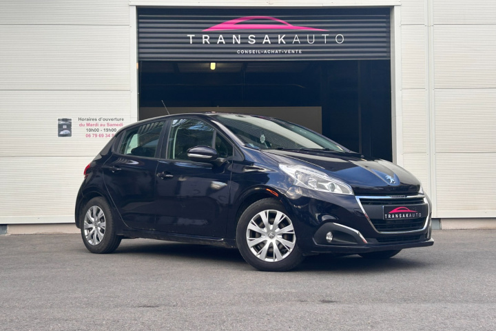 PEUGEOT 208