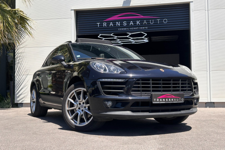 PORSCHE MACAN