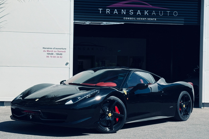 FERRARI 458 ITALIA
